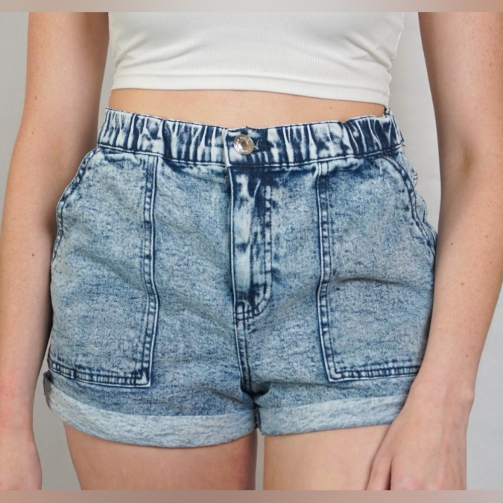 Wild Fable High-Rise Light Wash Denim Shorts Size Small